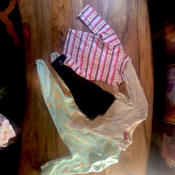 4pc-Out and About - Picture 1 of 1